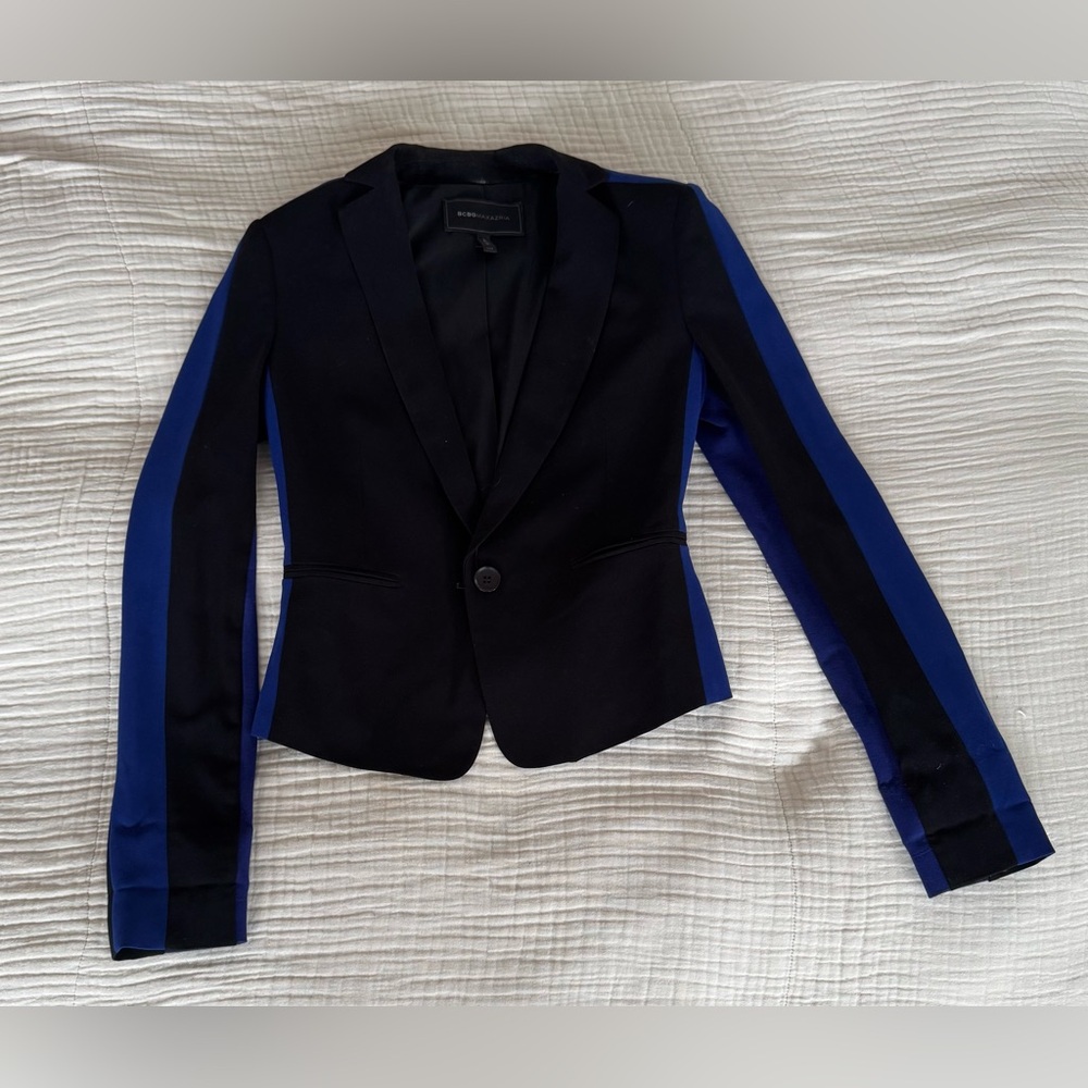 BCBGMaxAzria Black and Cobalt Blue Fitted Blazer